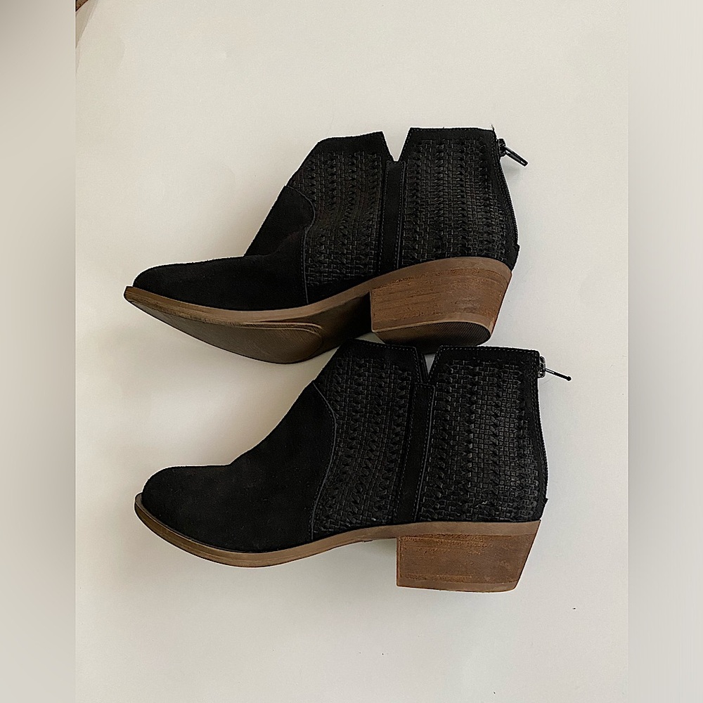 Kensie ladies size 10 short leather ankle boots